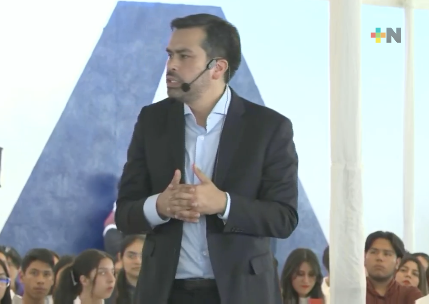 Jorge Álvarez se reunió con estudiantes de la Universidad del Valle de Cuernavaca